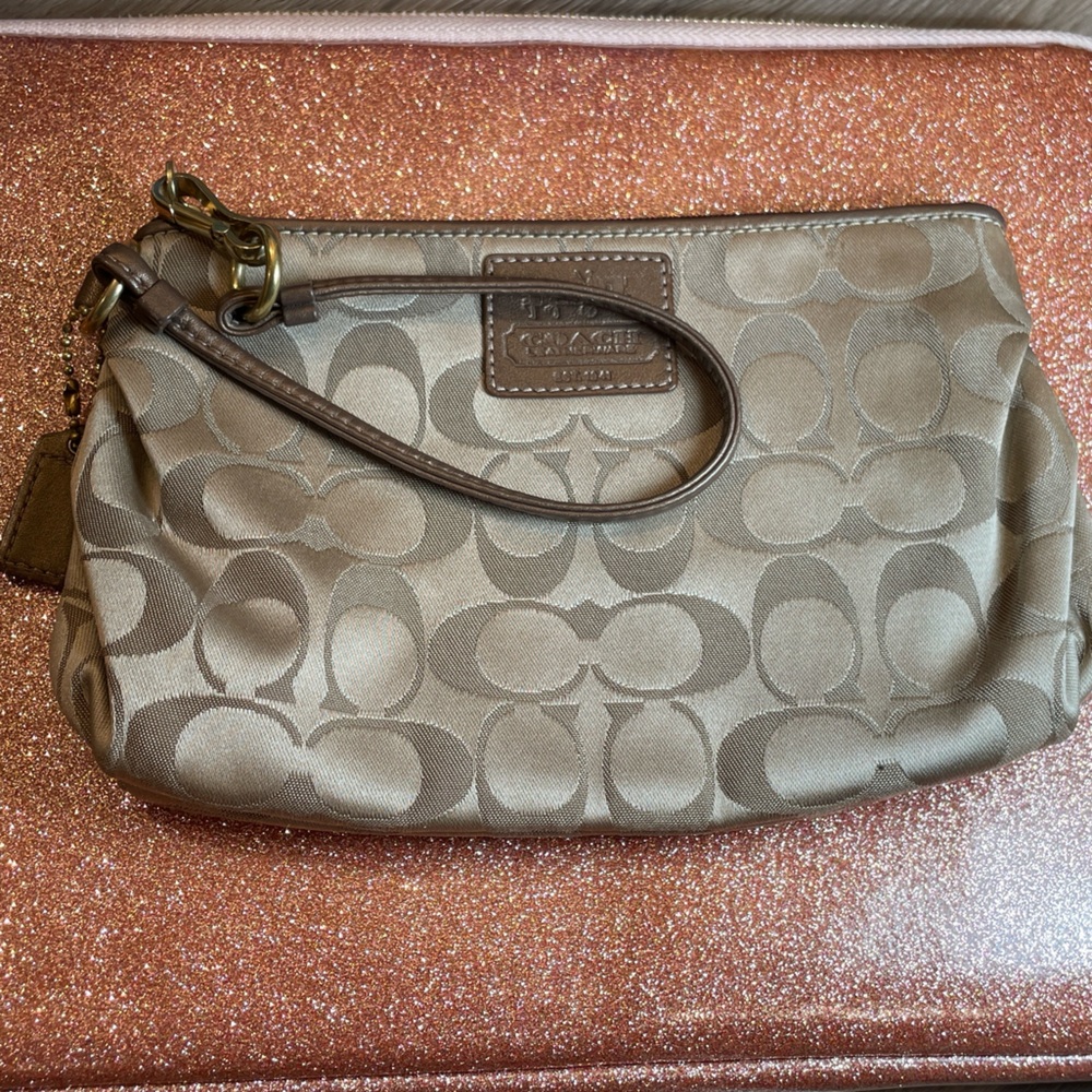 Coach XLarge Signature Wristlet